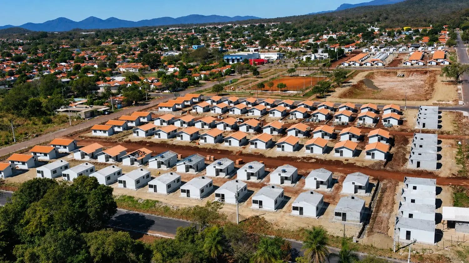 Vista aérea de conjunto habitacional executado pela Trento em Corumbá, Mato Grosso do Sul