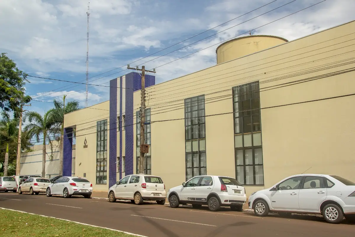 Fachada de edificação institucional executada pela Trento